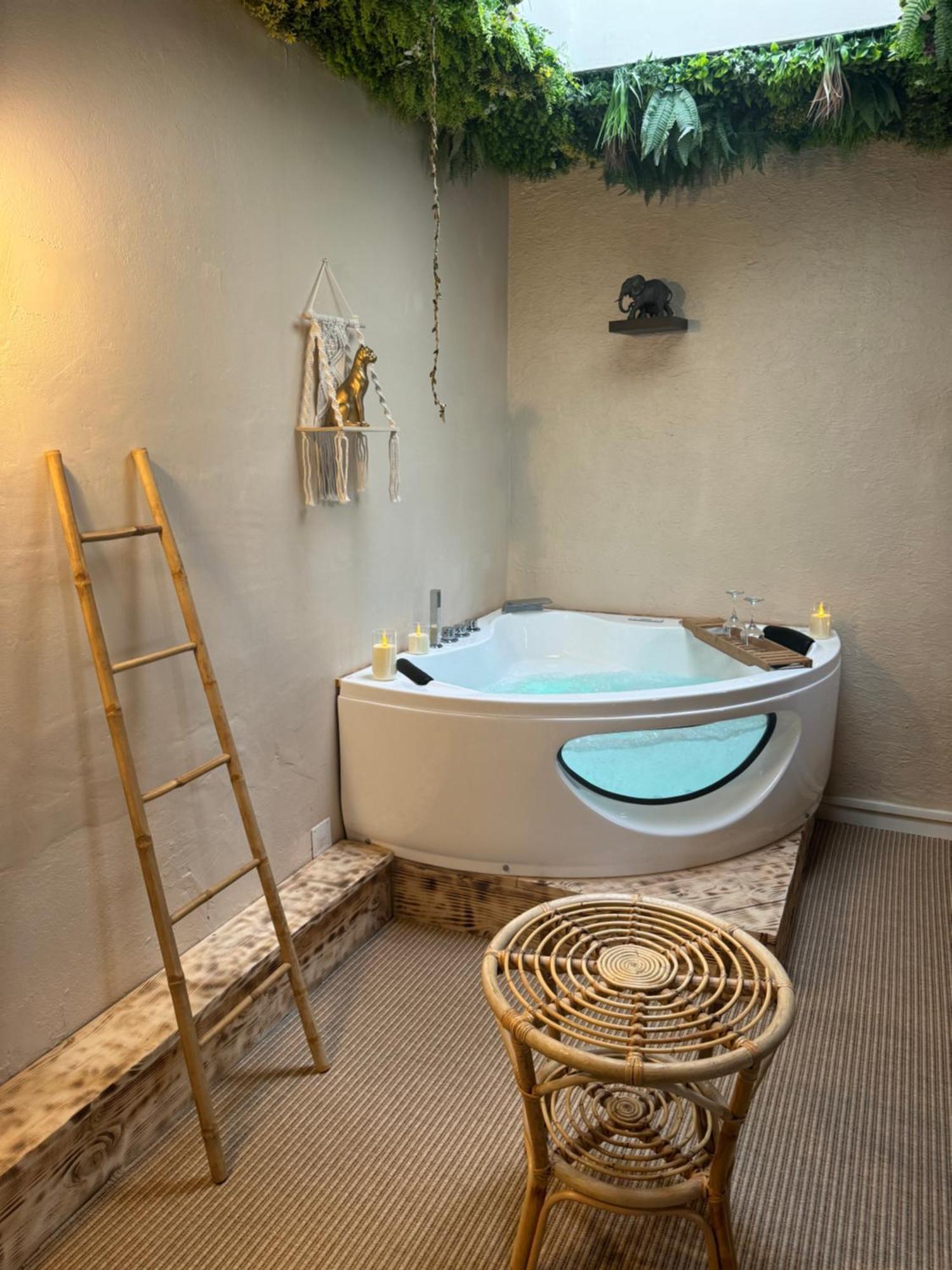 Bed and Breakfast La Jungle De Sissy Saintes-Maries-de-la-Mer Esterno foto